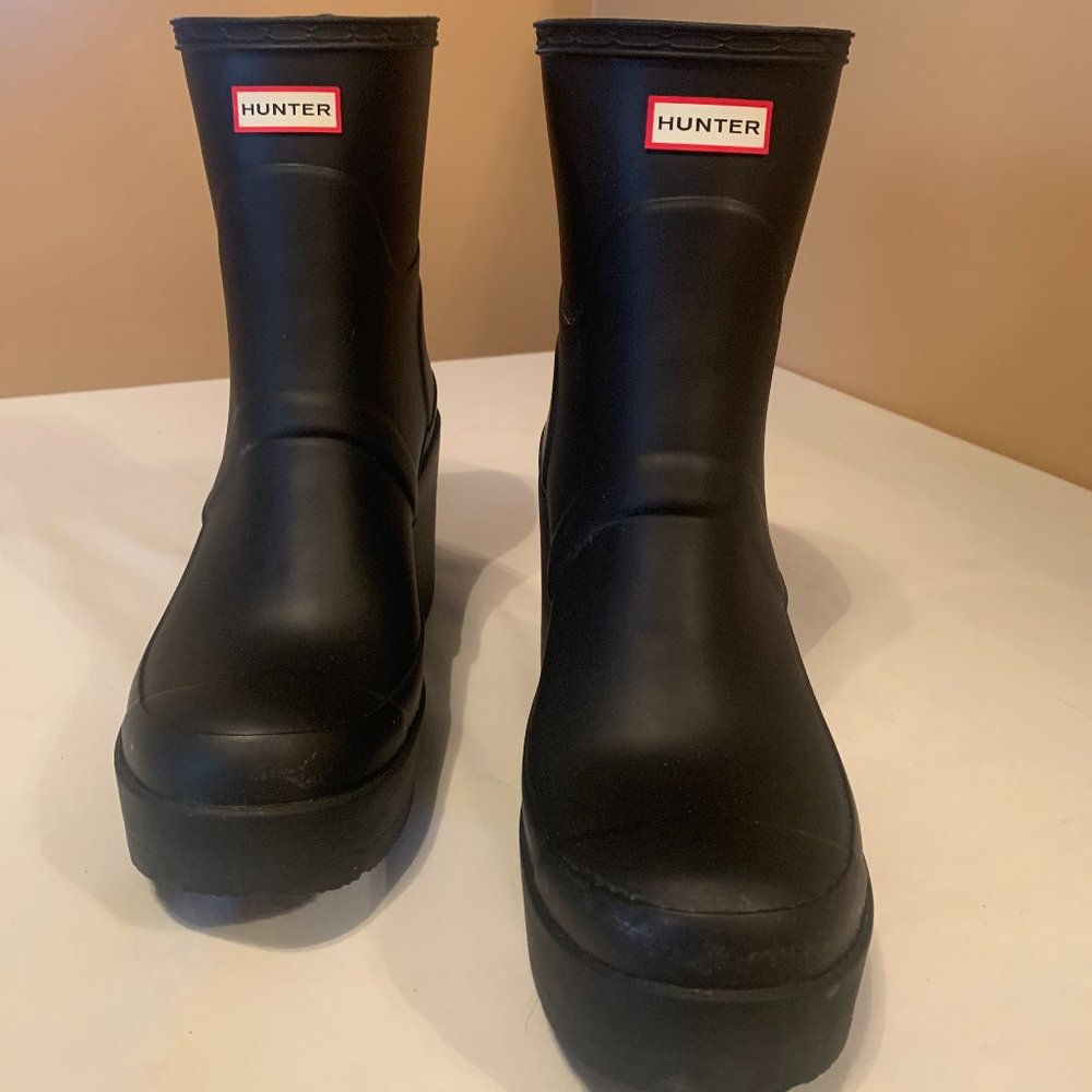 Hunter Wedge Bootie Rain Boot - Size 9